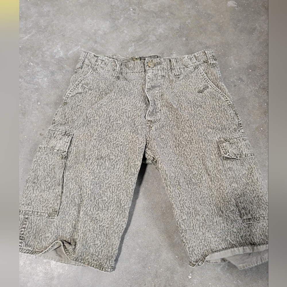 Stussy Authentic Outer Gear Size 30 elephant Print grey gray Cotton Cargo Shorts